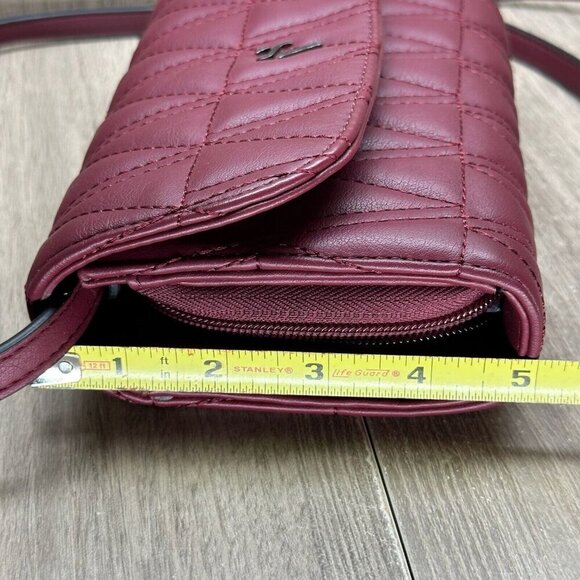 Simply Vera Wang Signature Quilted Envelope Mini Crossbody Bag Purse Burgundy - Picture 10 of 10